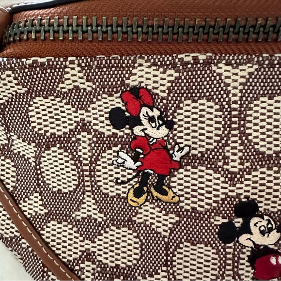 Disney X Coach League Belt Bag With Mickey Mouse And Friends Embroidery - Picture 14 of 14